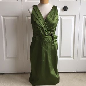 Gorgeous Jones New York Midi Cocktail Dress. Gently used condition.
